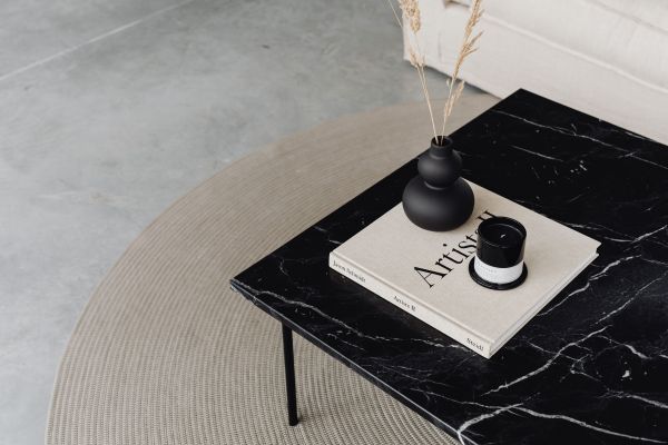 Les tables basses noires : élégance et praticité pour votre intérieur